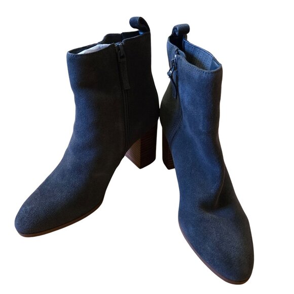 NWT/NWOB Violet & Red Meaghan Suede Leather Heeled Ankle Boots Size 7 - Picture 1 of 9